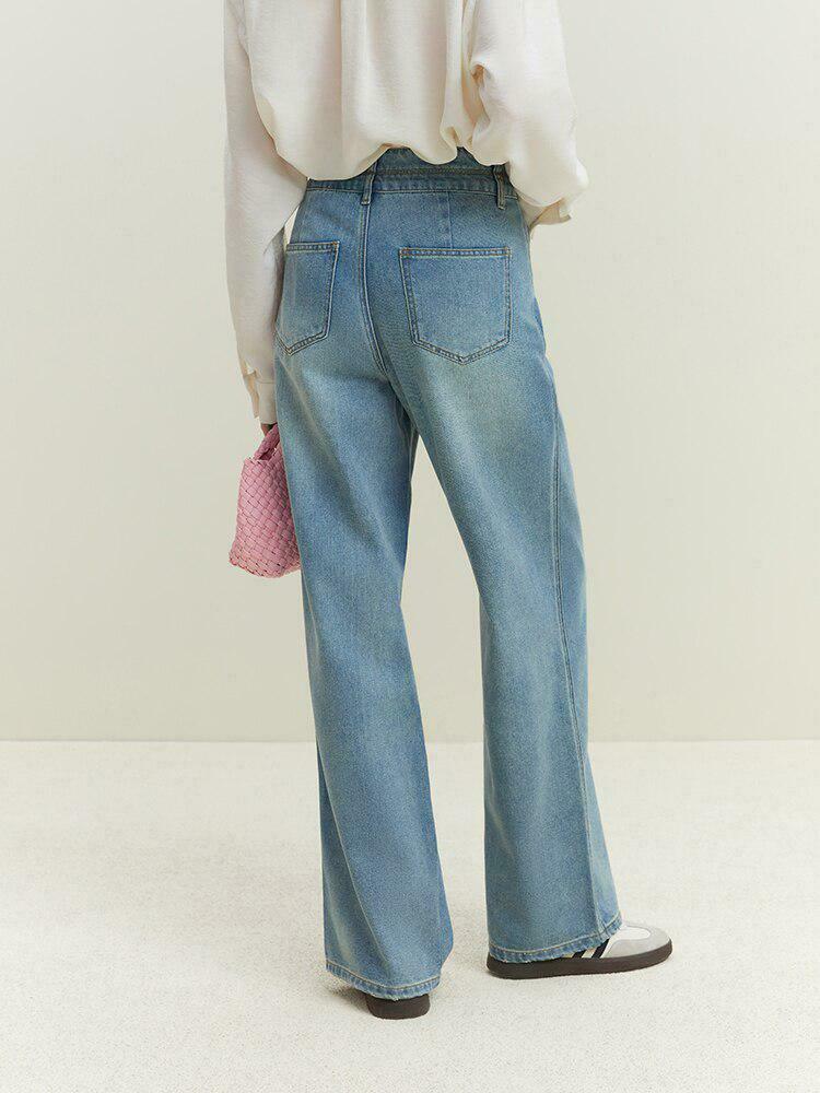 Double Buttoned Light Washed Jeans - Trendy Y2K Fashion for a Stylish Look