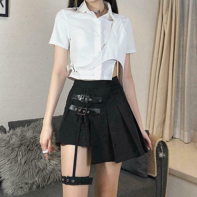 Goth Belt Detail Mini Skirt for Y2K Style - Trendy Mini Skirt for Men’s Fashion Outfits