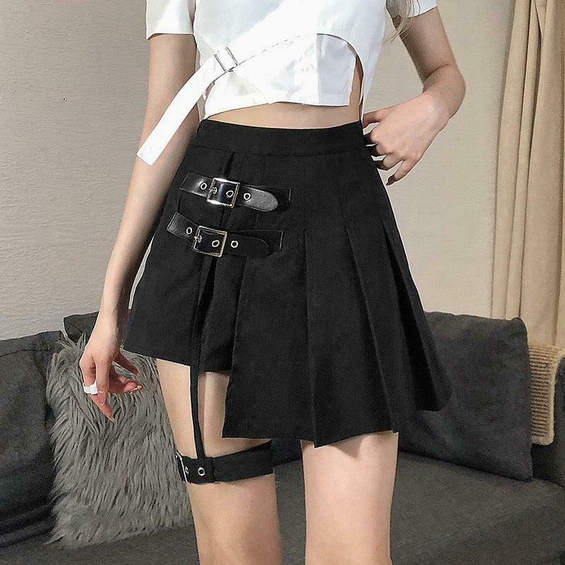 Goth Belt Detail Mini Skirt for Y2K Style - Trendy Mini Skirt for Men’s Fashion Outfits