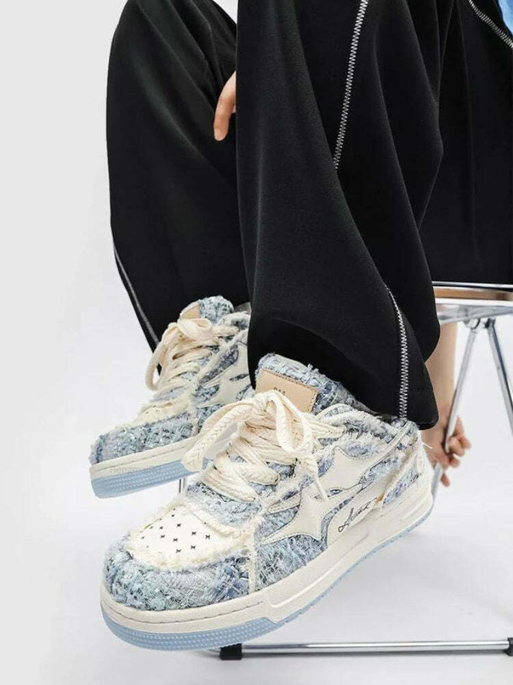 Star Patch Sneakers: Y2K Style Footwear for Grunge Fashion Enthusiasts in 2024