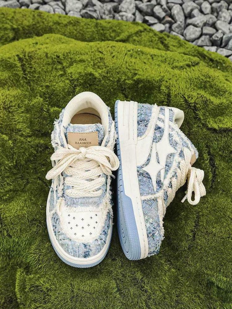 Star Patch Sneakers: Y2K Style Footwear for Grunge Fashion Enthusiasts in 2024