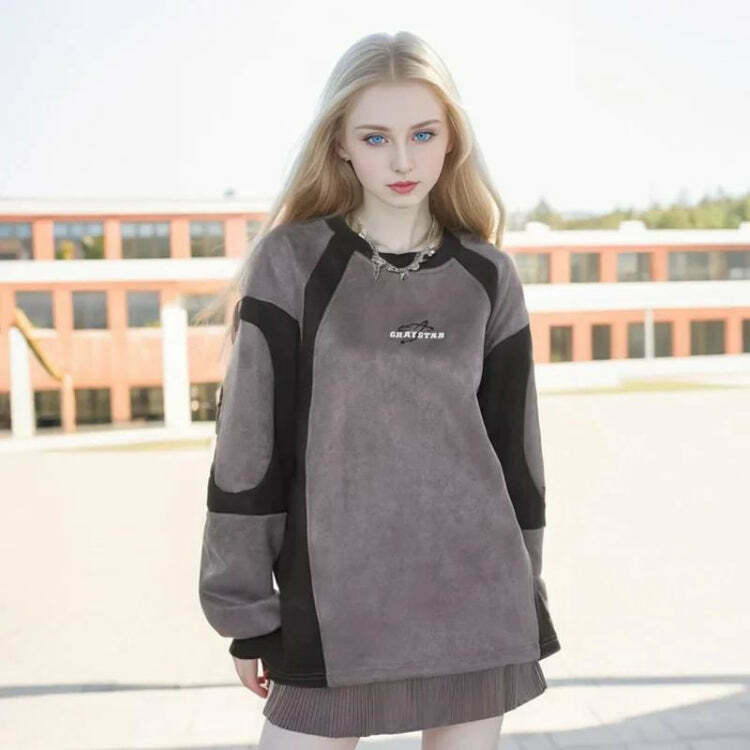 Trendy Geometric Shaped Graystar Sweatshirt for Y2K Style Enthusiasts