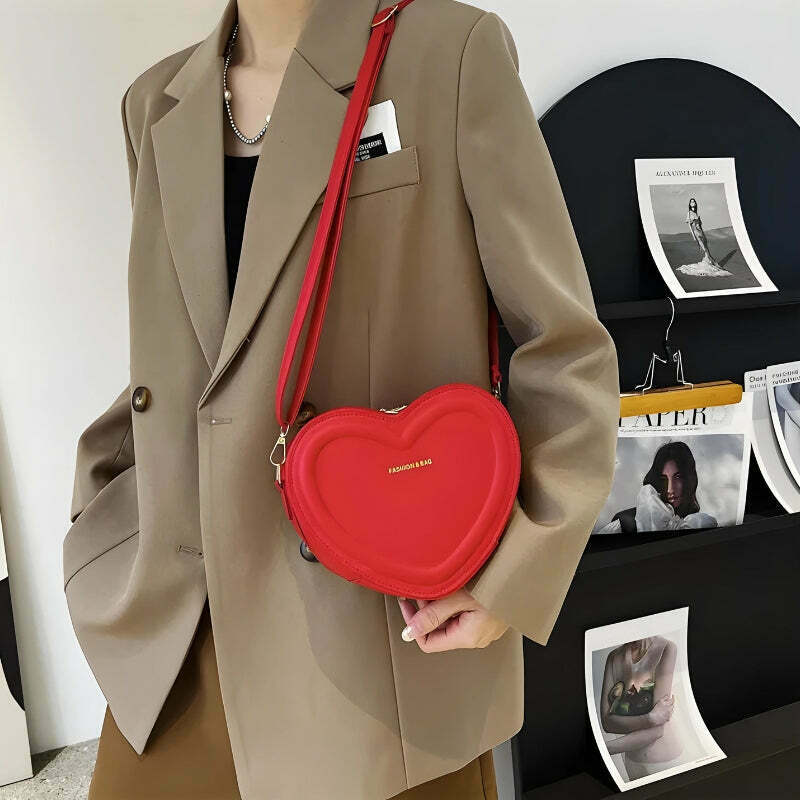 Trendy Heart Crossbody Bag for Y2K Fashion Lovers - Stylish Heart Bag for All Occasions