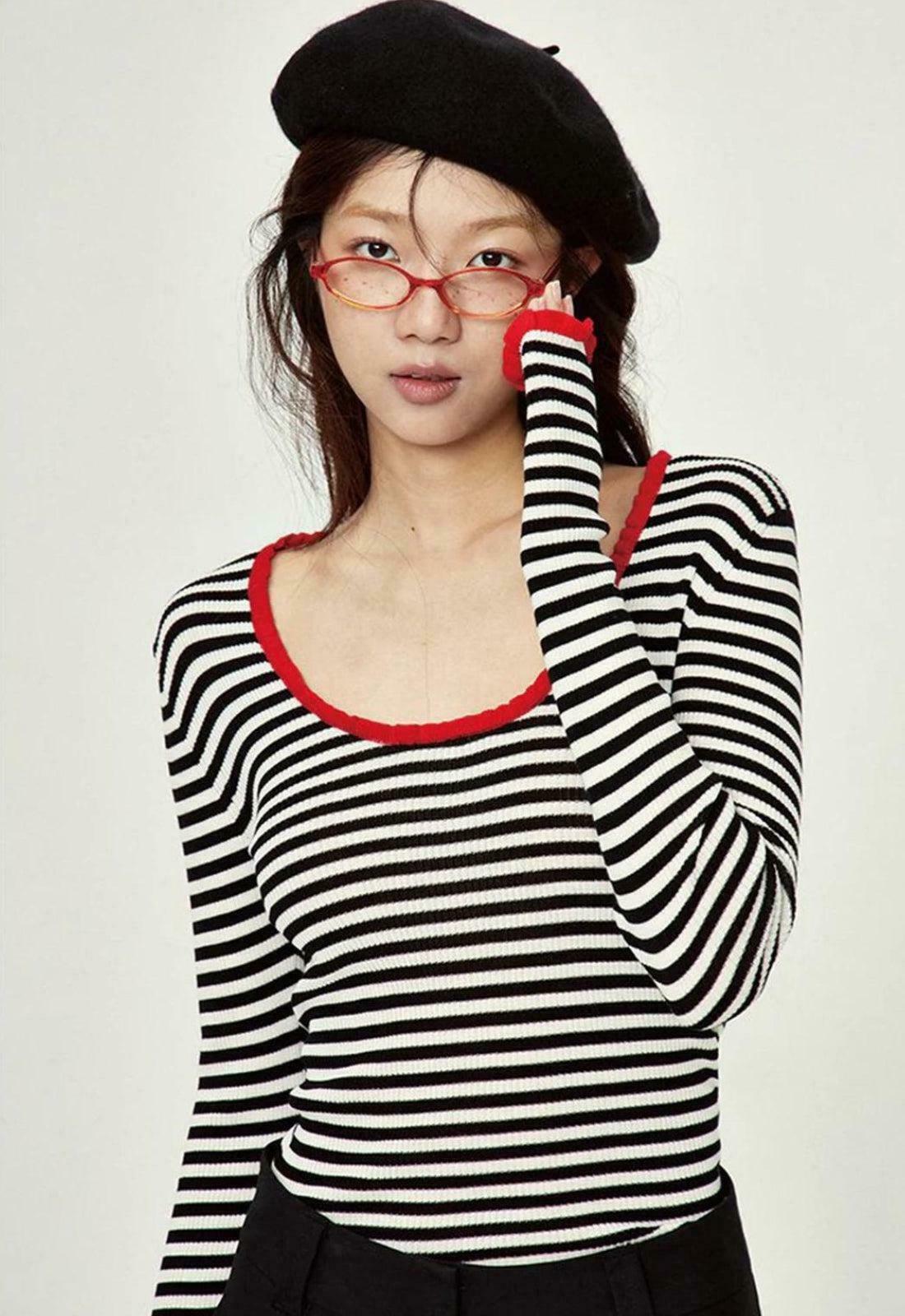 Trendy Striped Scoop Neckline Top for Y2K Style - Must-Have Striped Fashion Statement