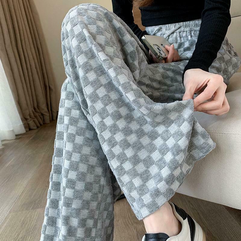 Y2K Checkered Sweatpants for Trendy Outfits | Stylish 2024 Y2K Fashion Must-Have