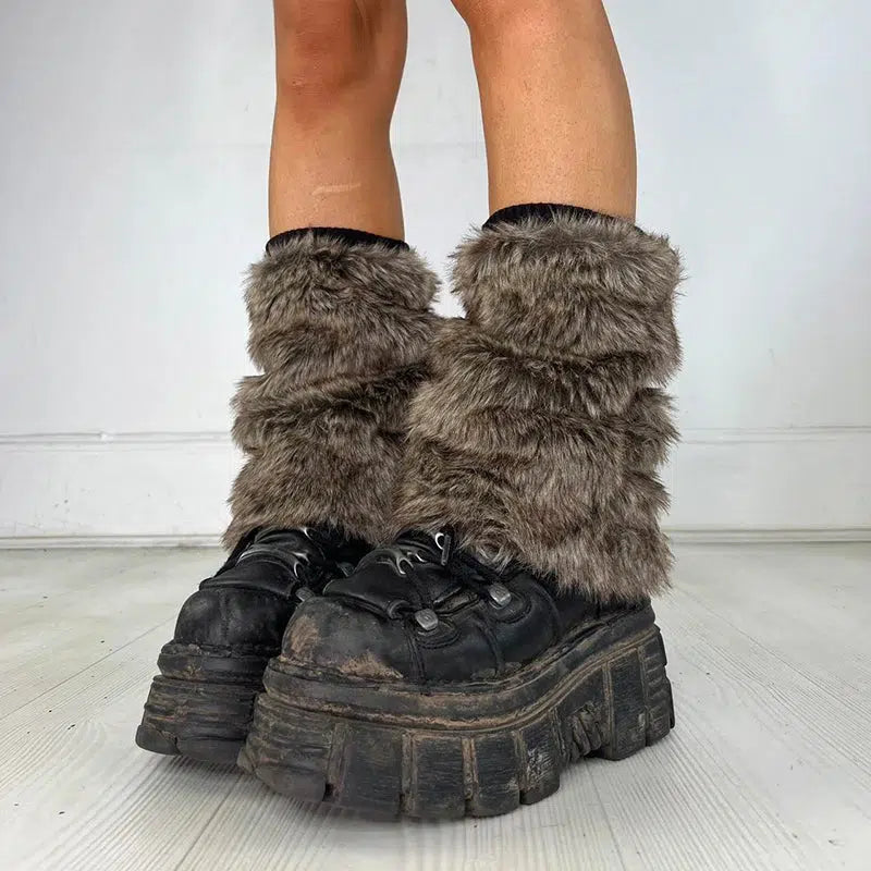 Y2K Grunge Faux Fur Leg Warmers - Stylish Blue Jean & Strawberry Designs for Trendy Outfits